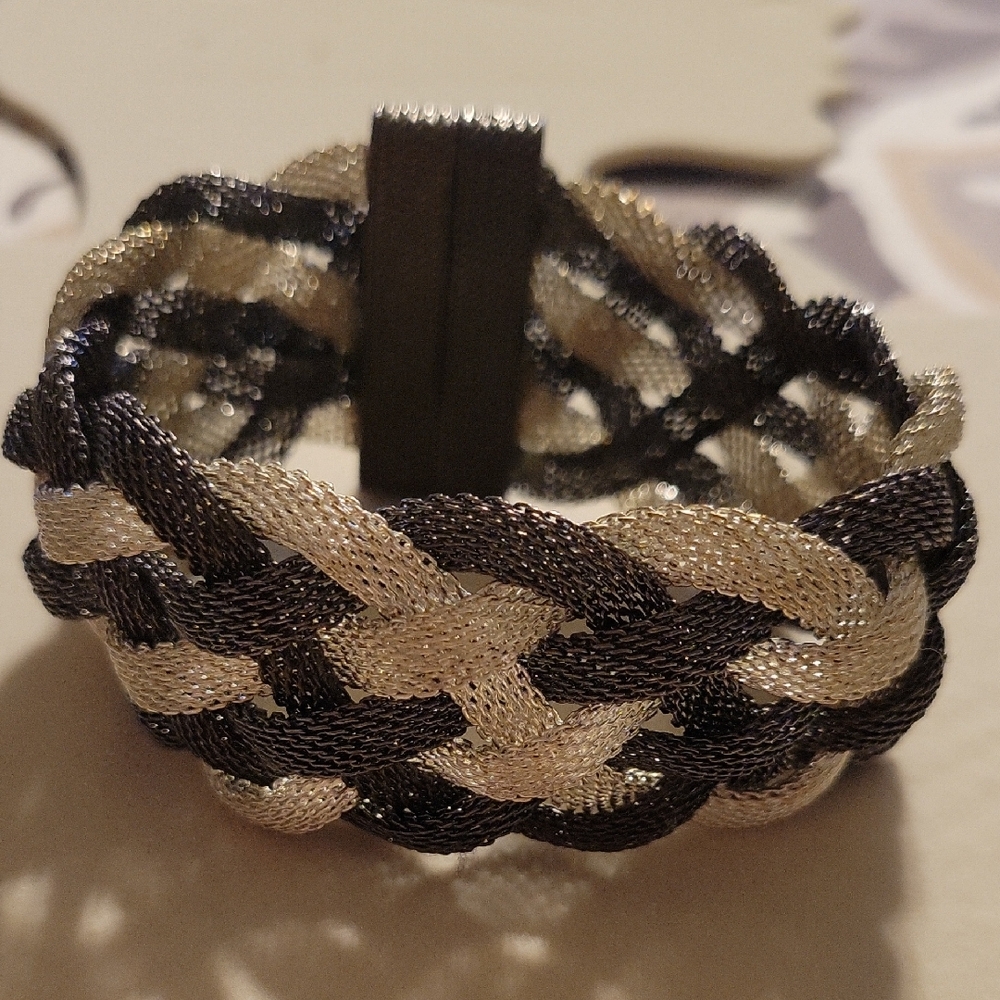 Elegant Magnetic Black and Silver Mesh Braided Bracelet 8"